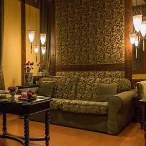 Junior suite executive